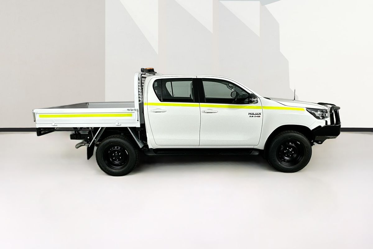 2025 Toyota HILUX SR (4x4) STEEL WHEELS GUN126R RC 4X4