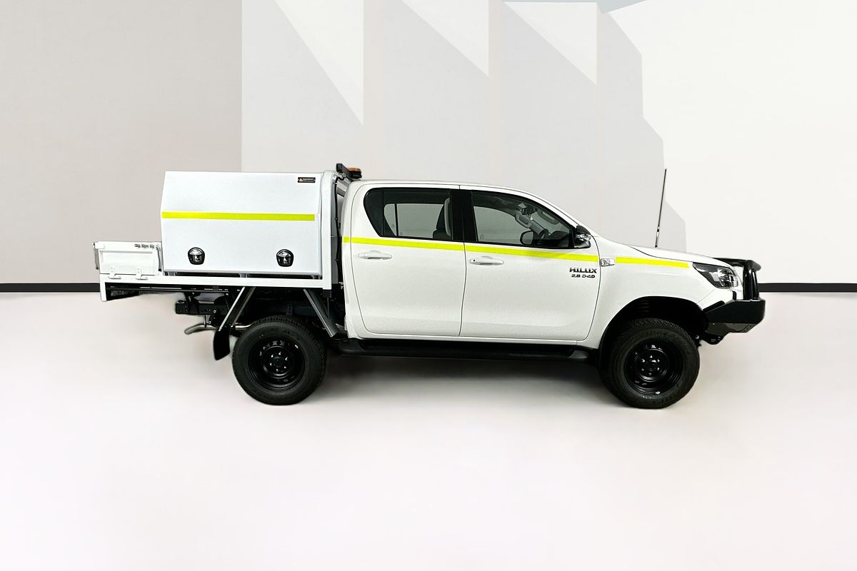 2025 Toyota HILUX SR (4x4) STEEL WHEELS GUN126R RC 4X4