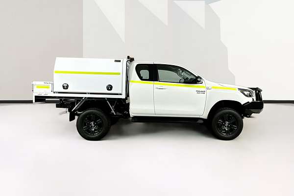 2025 Toyota HILUX SR (4x4) GUN126R RC 4X4