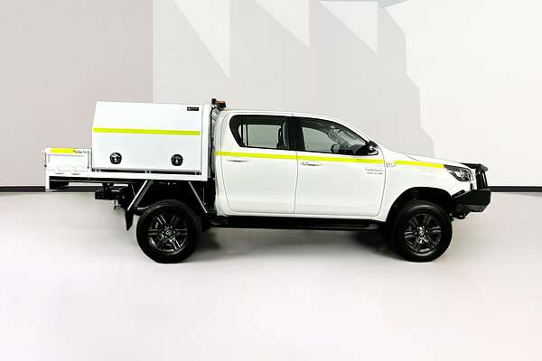 2025 Toyota HILUX SR 48V (4x4) GUN126R RC 4X4