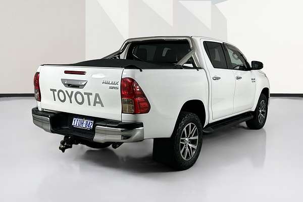 2017 Toyota HILUX SR5 (4x4) GUN126R 4X4