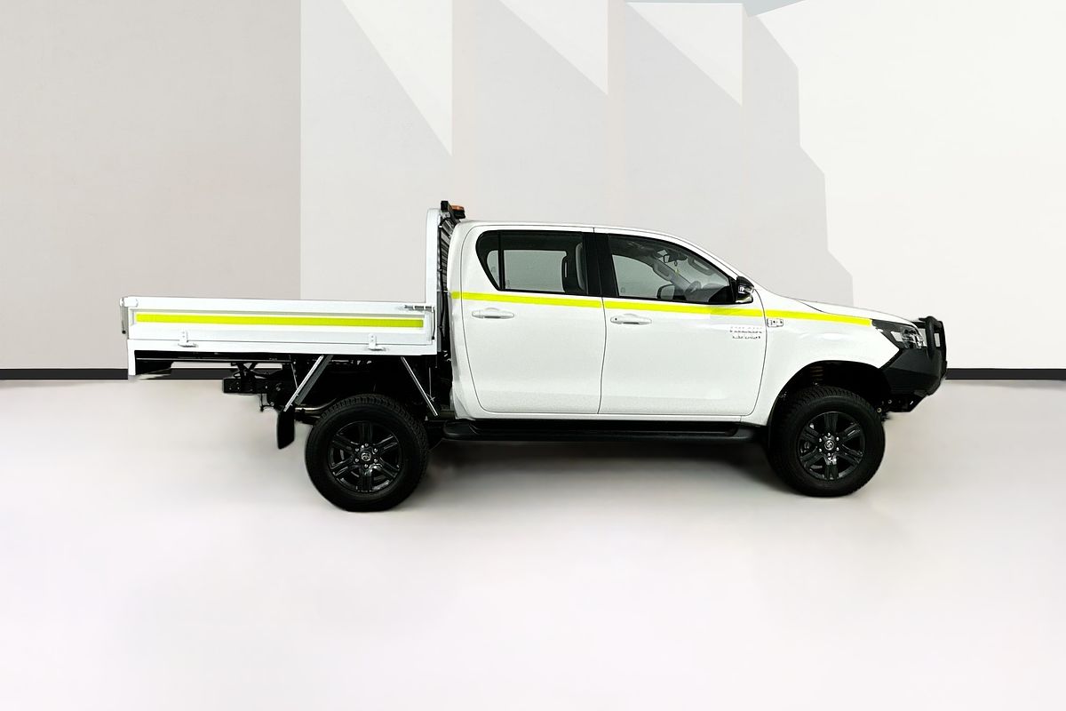 2025 Toyota HILUX SR (4x4) STEEL WHEELS GUN126R RC 4X4