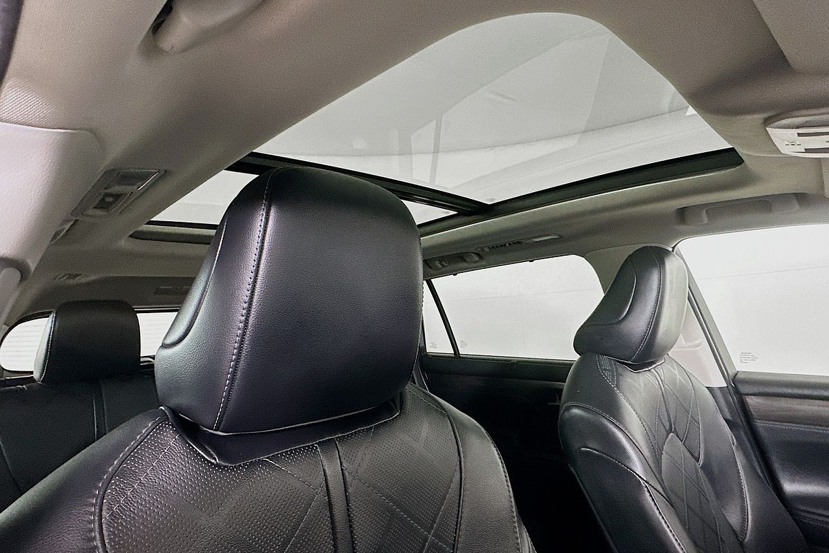 2021 Toyota KLUGER GRANDE HYBRID AWD AXUH78R