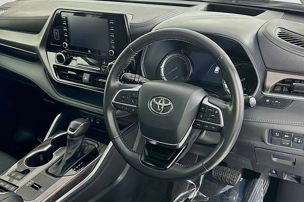 2021 Toyota KLUGER GRANDE HYBRID AWD AXUH78R