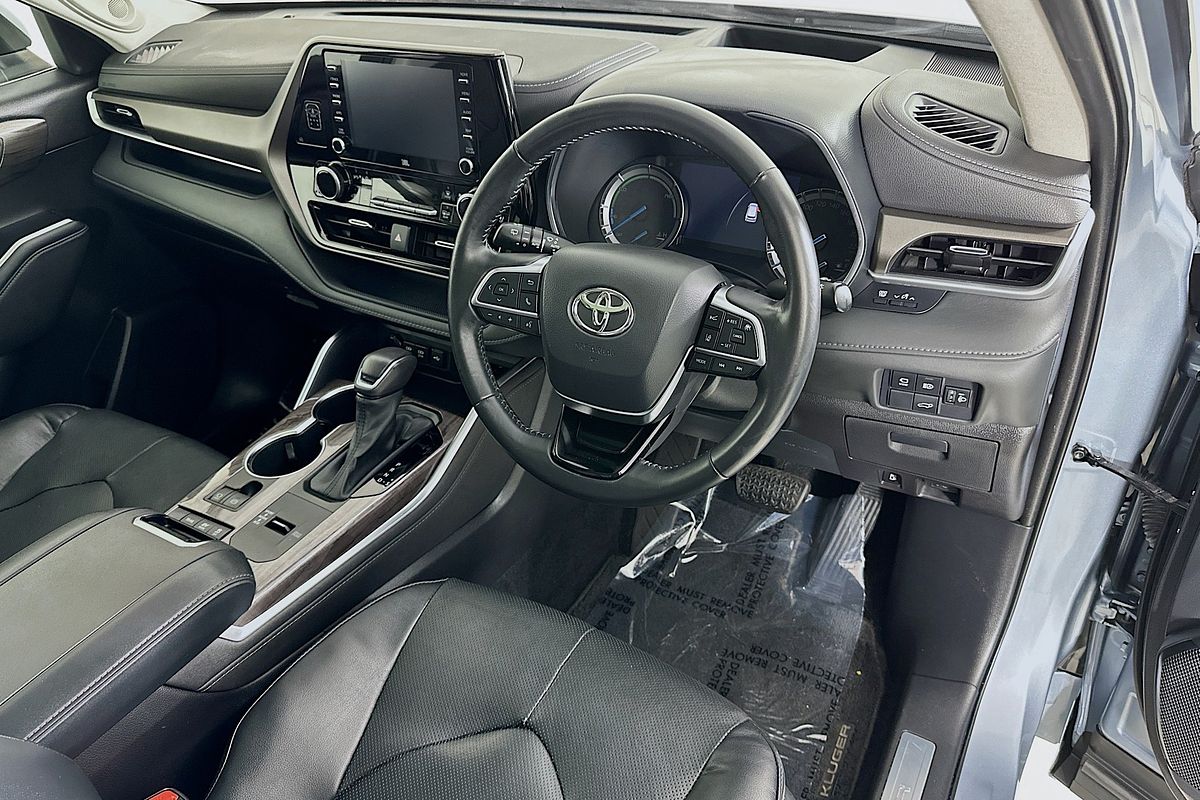 2021 Toyota KLUGER GRANDE HYBRID AWD AXUH78R