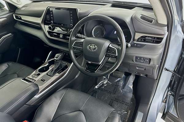 2021 Toyota KLUGER GRANDE HYBRID AWD AXUH78R