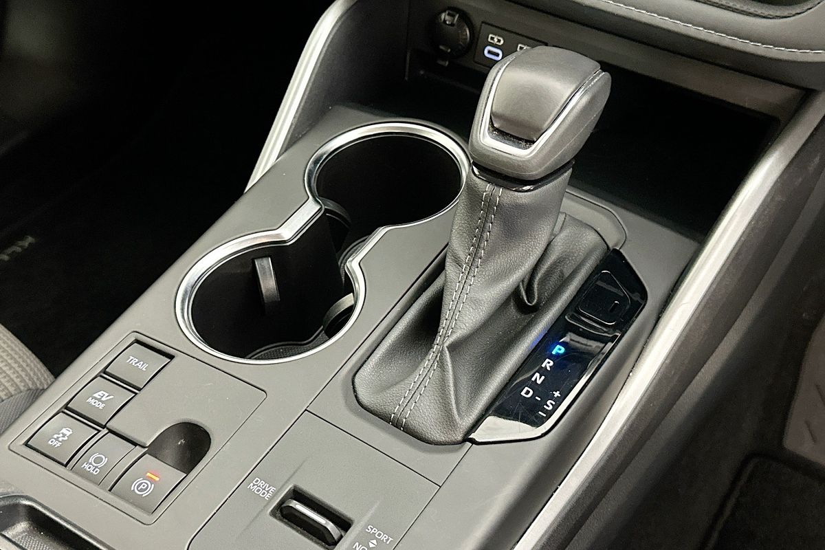 2024 Toyota KLUGER GX HYBRID AWD AXUH78R