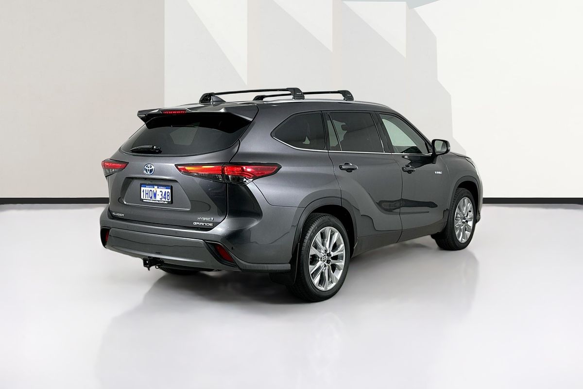 2022 Toyota KLUGER GRANDE HYBRID AWD AXUH78R