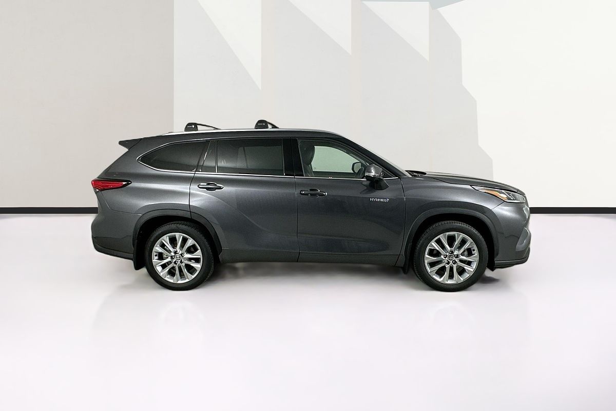 2022 Toyota KLUGER GRANDE HYBRID AWD AXUH78R