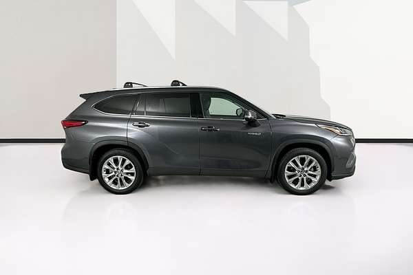 2022 Toyota KLUGER GRANDE HYBRID AWD AXUH78R