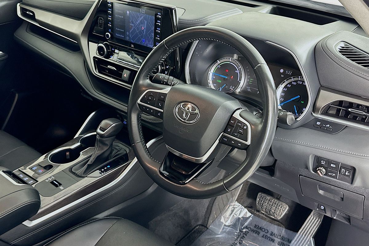 2022 Toyota KLUGER GRANDE HYBRID AWD AXUH78R