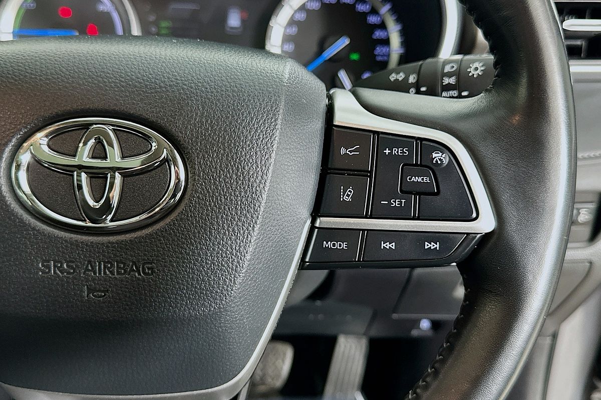 2022 Toyota KLUGER GRANDE HYBRID AWD AXUH78R