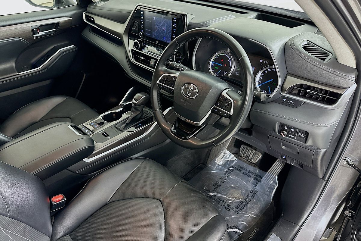 2022 Toyota KLUGER GRANDE HYBRID AWD AXUH78R