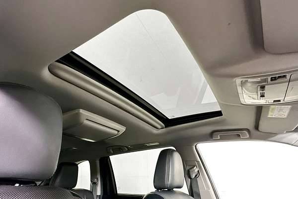 2015 Toyota KLUGER GRANDE (4x2) GSU50R