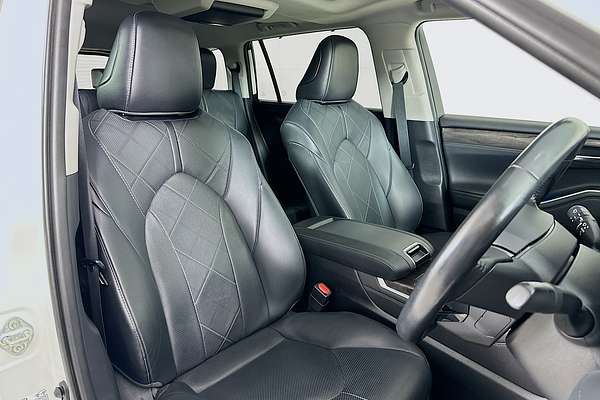 2021 Toyota KLUGER GRANDE HYBRID AWD AXUH78R