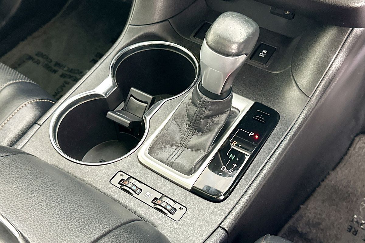 2015 Toyota KLUGER GRANDE (4x2) GSU50R