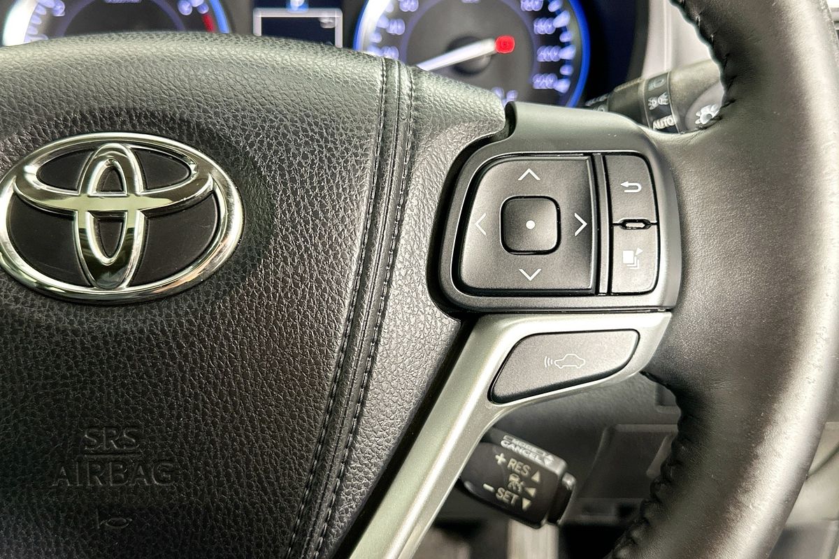 2015 Toyota KLUGER GRANDE (4x2) GSU50R