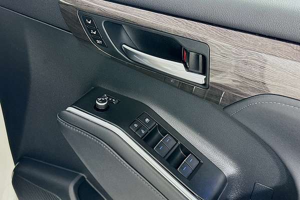 2021 Toyota KLUGER GRANDE HYBRID AWD AXUH78R