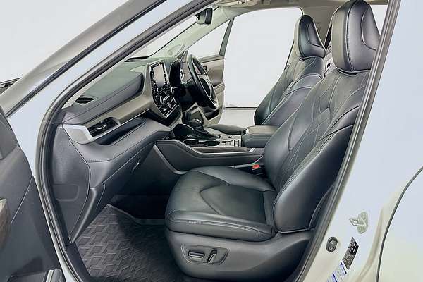 2021 Toyota KLUGER GRANDE HYBRID AWD AXUH78R