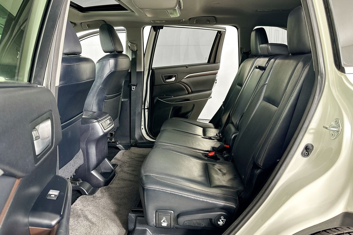 2015 Toyota KLUGER GRANDE (4x2) GSU50R