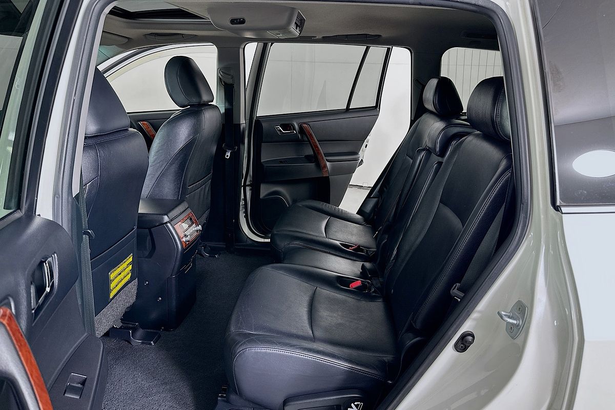 2013 Toyota KLUGER GRANDE (FWD) GSU40R MY11 UPGRADE