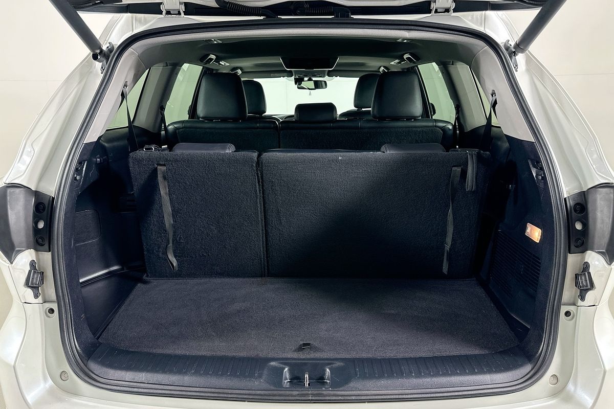 2015 Toyota KLUGER GRANDE (4x2) GSU50R