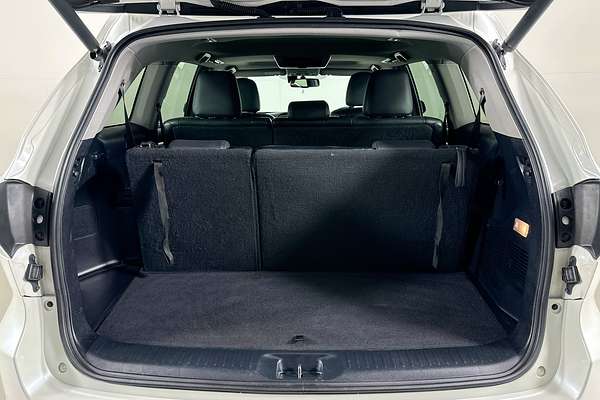 2015 Toyota KLUGER GRANDE (4x2) GSU50R