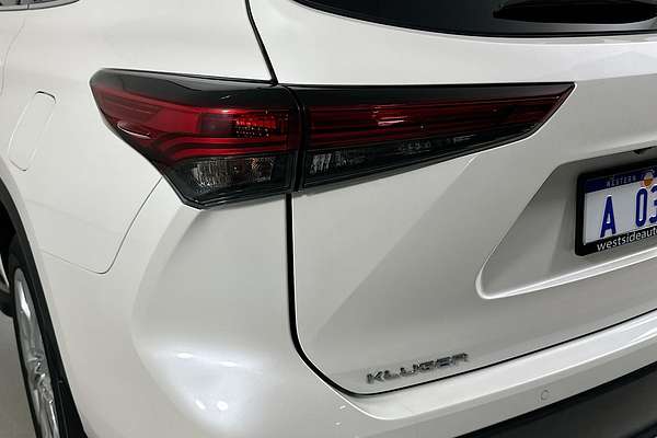 2021 Toyota KLUGER GRANDE HYBRID AWD AXUH78R