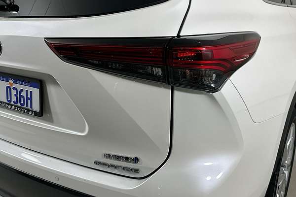 2021 Toyota KLUGER GRANDE HYBRID AWD AXUH78R