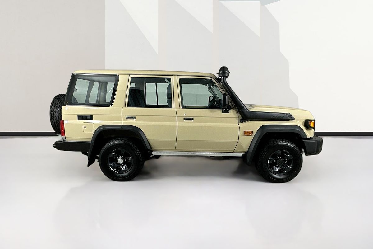 2025 Toyota LANDCRUISER 70 SERIES LC76 GXL + DIFF LOCKS GDJL76R