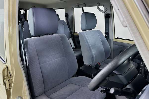 2025 Toyota LANDCRUISER 70 SERIES LC76 GXL + DIFF LOCKS GDJL76R