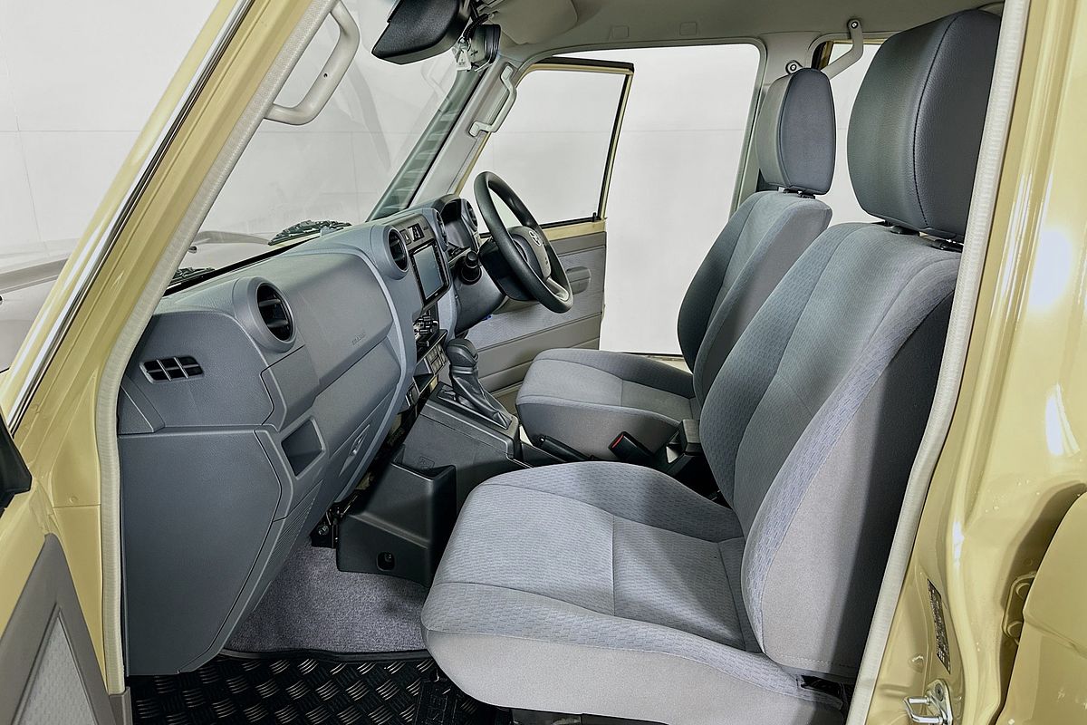 2025 Toyota LANDCRUISER 70 SERIES LC76 GXL + DIFF LOCKS GDJL76R