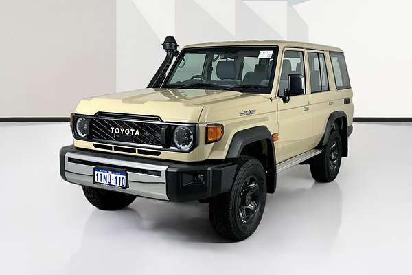 2025 Toyota LANDCRUISER 70 SERIES LC76 GXL + DIFF LOCKS GDJL76R