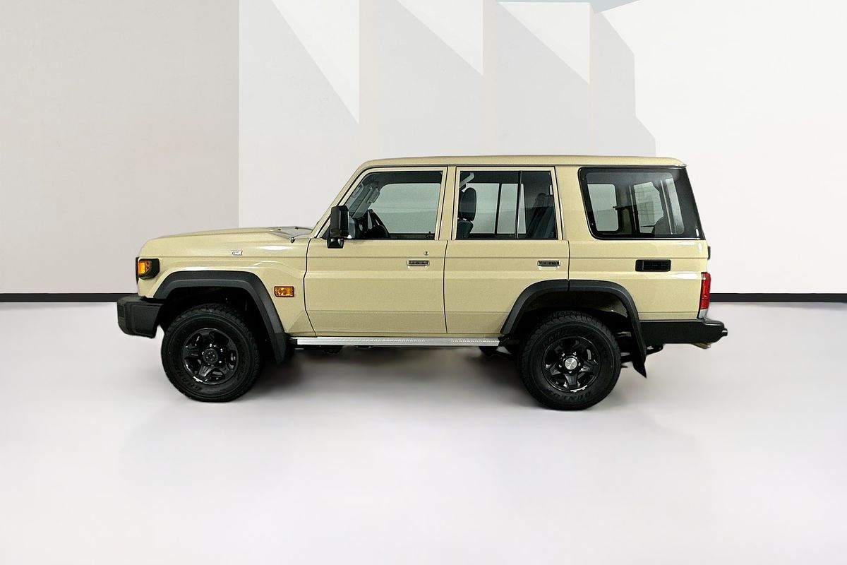 2025 Toyota LANDCRUISER 70 SERIES LC76 GXL + DIFF LOCKS GDJL76R