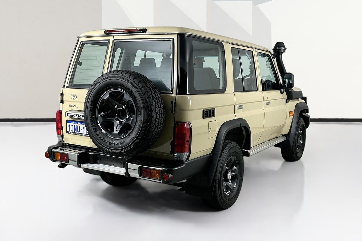 2025 Toyota LANDCRUISER 70 SERIES LC76 GXL + DIFF LOCKS GDJL76R