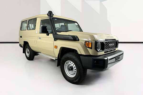 2024 Toyota LANDCRUISER 70 SERIES LC78 GXL + DIFF LOCKS GDJL78R