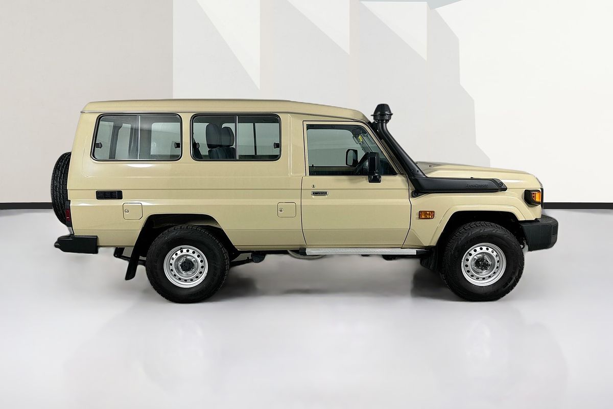 2024 Toyota LANDCRUISER 70 SERIES LC78 GXL + DIFF LOCKS GDJL78R