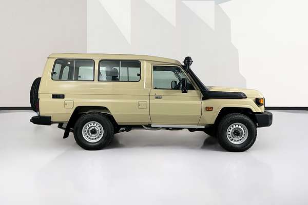 2025 Toyota LANDCRUISER 70 SERIES LC78 GXL + DIFF LOCKS GDJL78R