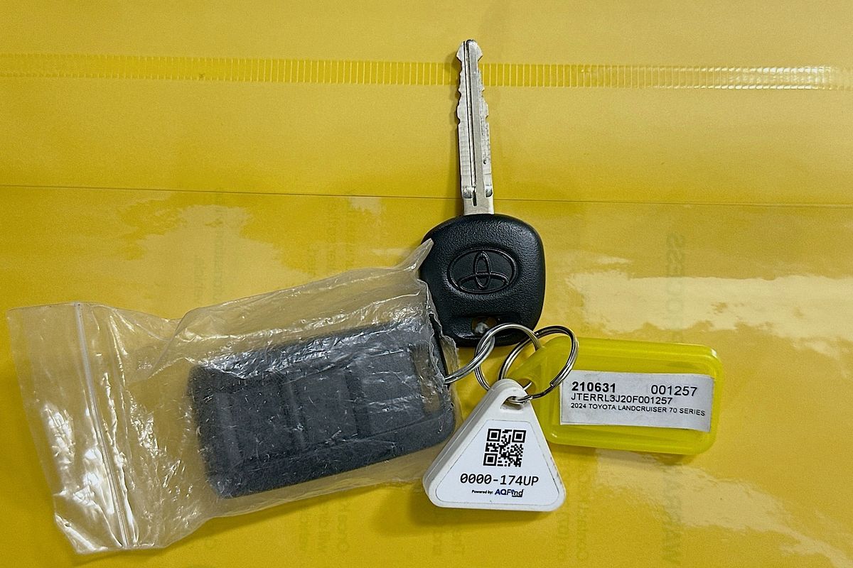 2024 Toyota LANDCRUISER 70 SERIES LC78 GXL + DIFF LOCKS GDJL78R