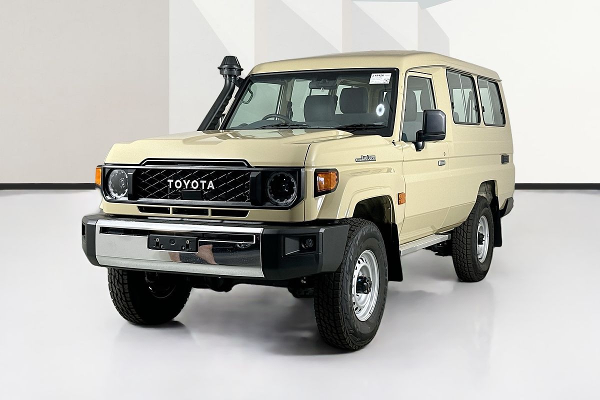 2025 Toyota LANDCRUISER 70 SERIES LC78 GXL + DIFF LOCKS GDJL78R
