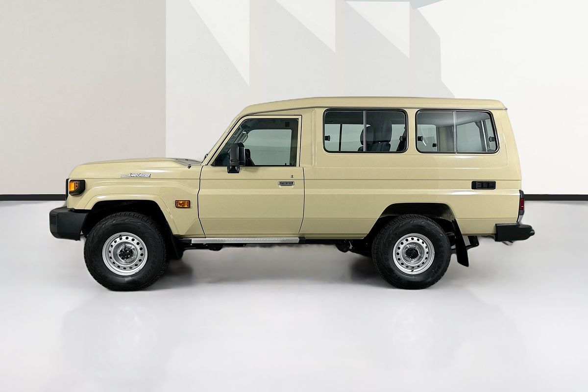 2025 Toyota LANDCRUISER 70 SERIES LC78 GXL + DIFF LOCKS GDJL78R