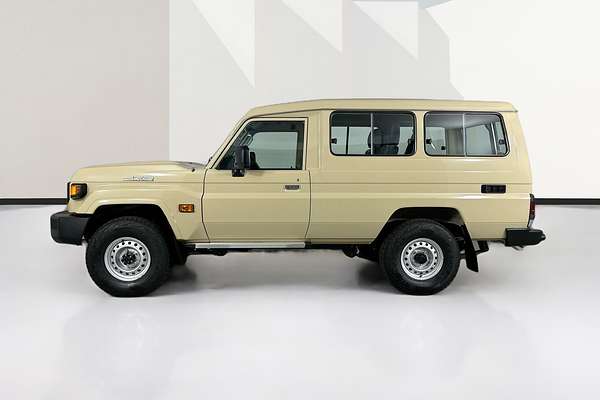 2025 Toyota LANDCRUISER 70 SERIES LC78 GXL + DIFF LOCKS GDJL78R