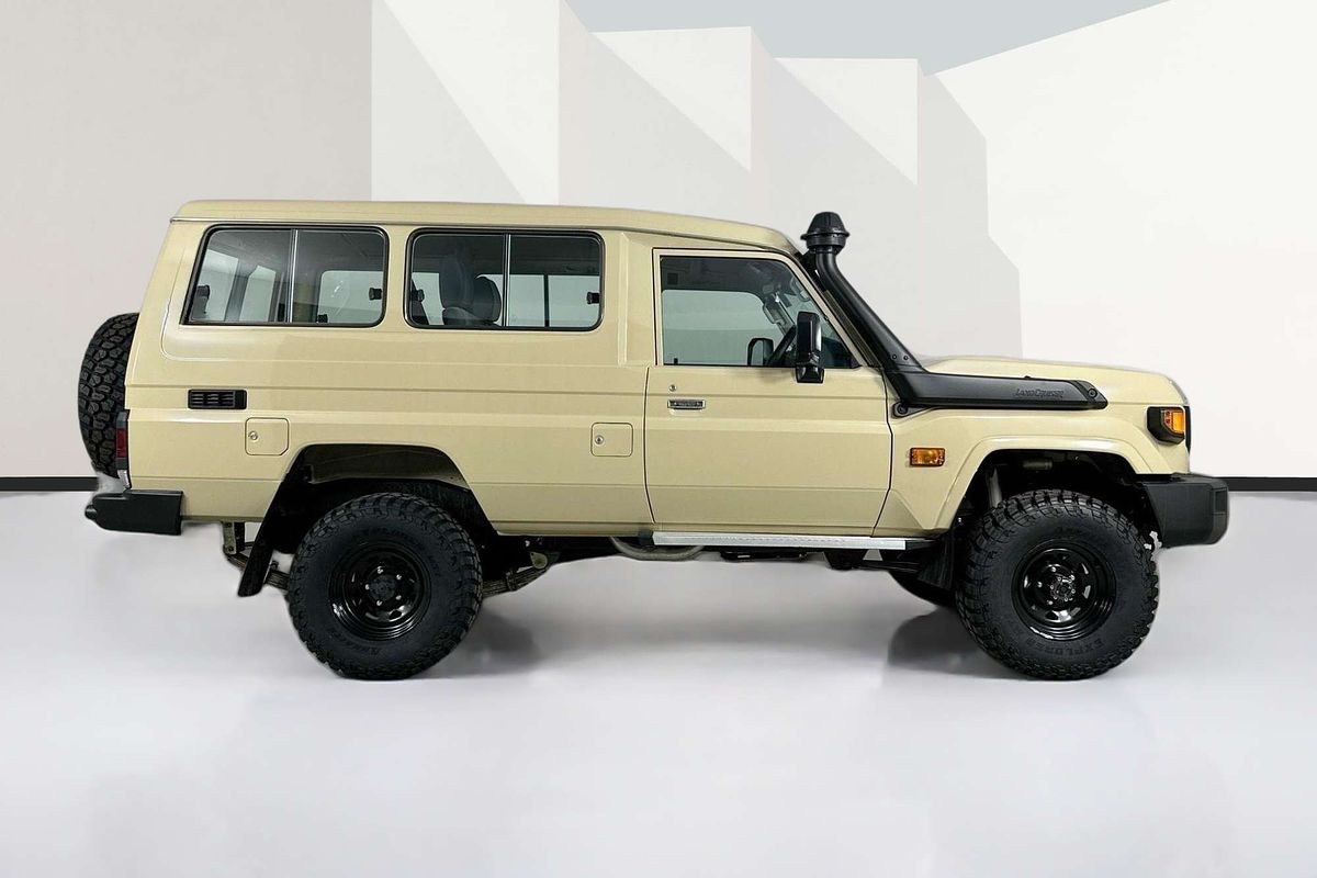 2024 Toyota LANDCRUISER 70 SERIES LC78 GXL + DIFF LOCKS GDJL78R