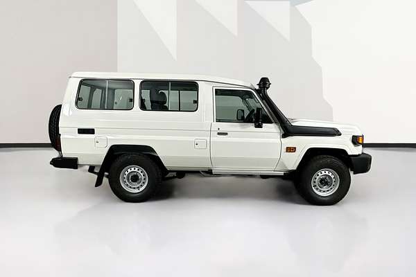 2025 Toyota LANDCRUISER 70 SERIES LC78 GXL + DIFF LOCKS GDJL78R