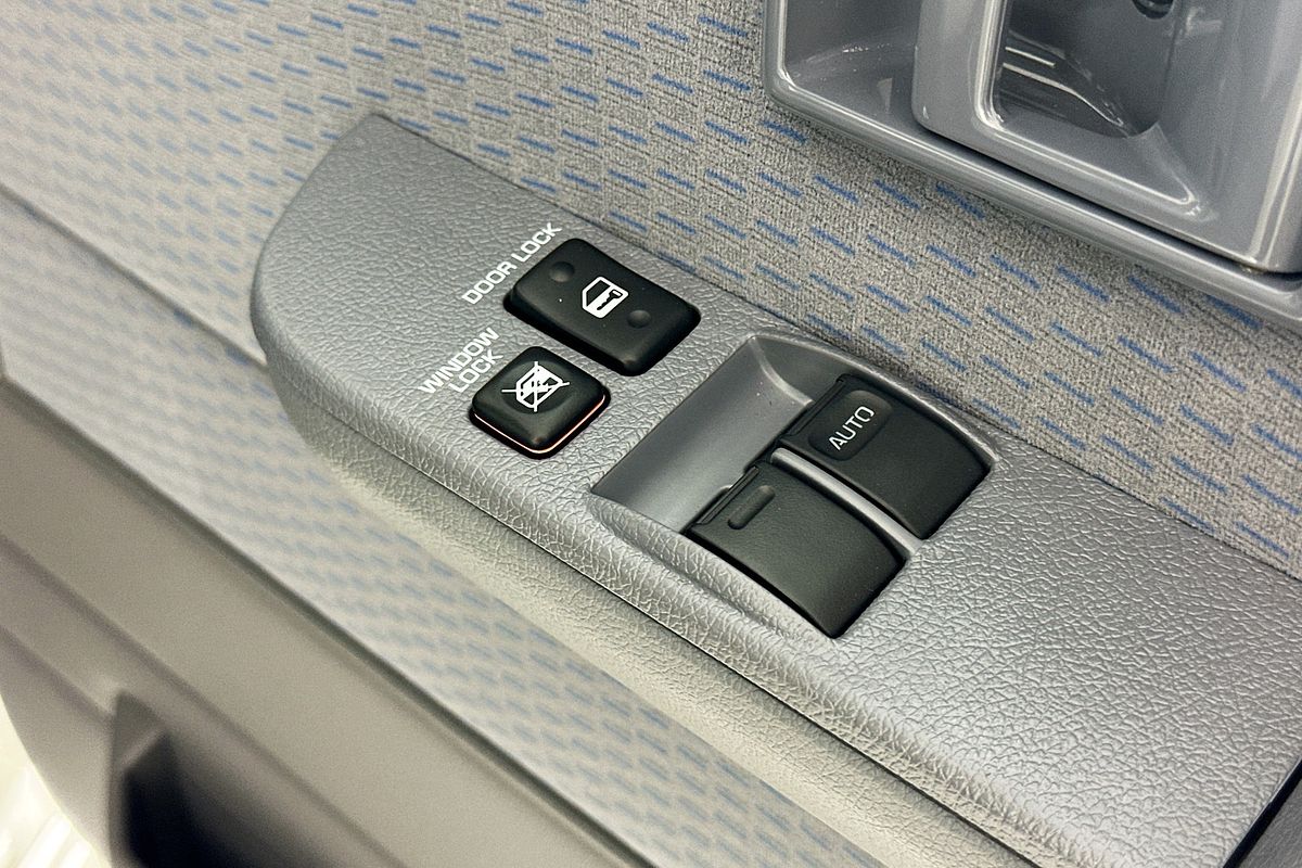 2025 Toyota LANDCRUISER 70 SERIES LC78 GXL + DIFF LOCKS GDJL78R