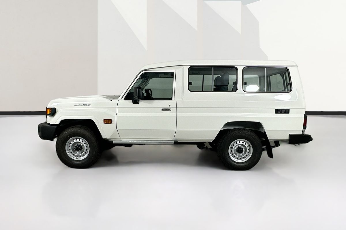 2025 Toyota LANDCRUISER 70 SERIES LC78 GXL + DIFF LOCKS GDJL78R