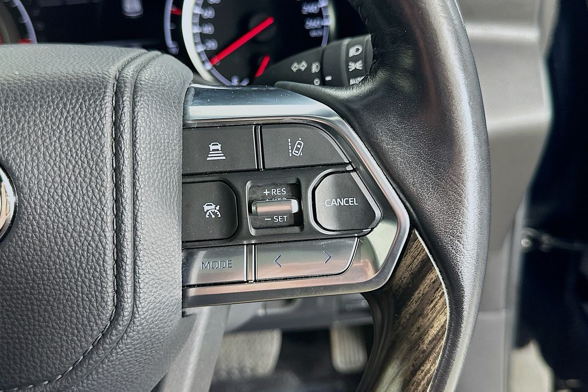 2023 Toyota Landcruiser LC300 SAHARA (4x4) FJA300R