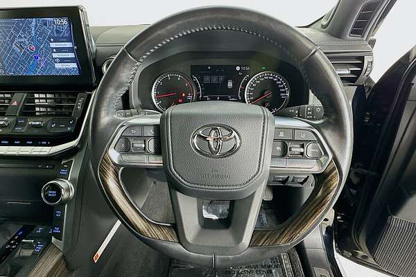 2023 Toyota Landcruiser LC300 SAHARA (4x4) FJA300R