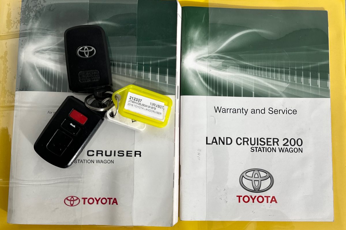 2016 Toyota LANDCRUISER SAHARA (4x4) VDJ200R MY16