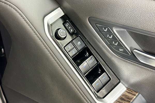 2022 Toyota LANDCRUISER LC300 SAHARA (4x4) FJA300R